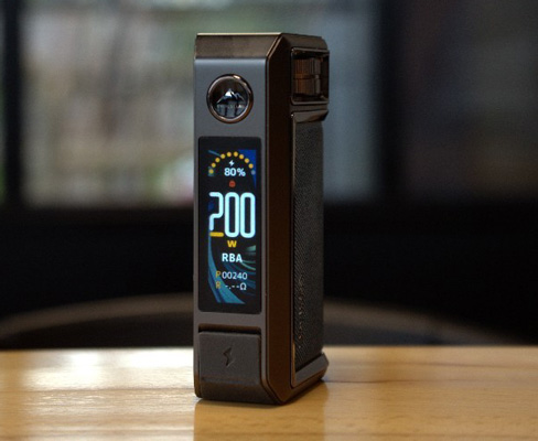 Дисплей у VOOPOO Drag 6